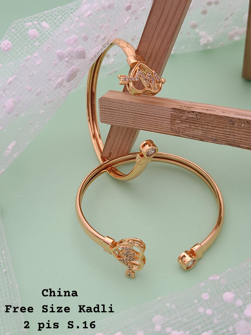 China Designer Daily Wear Kadli Bracelets Wholesale Price In Surat
